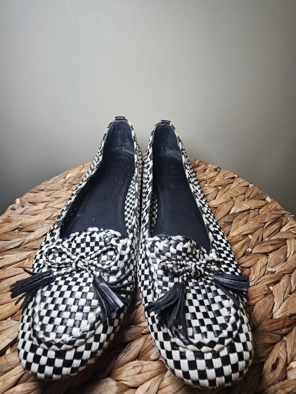 Tory Burch Woven Leather Ballet Flats 8M Black White Checkered Tassel - Picture 3 of 11